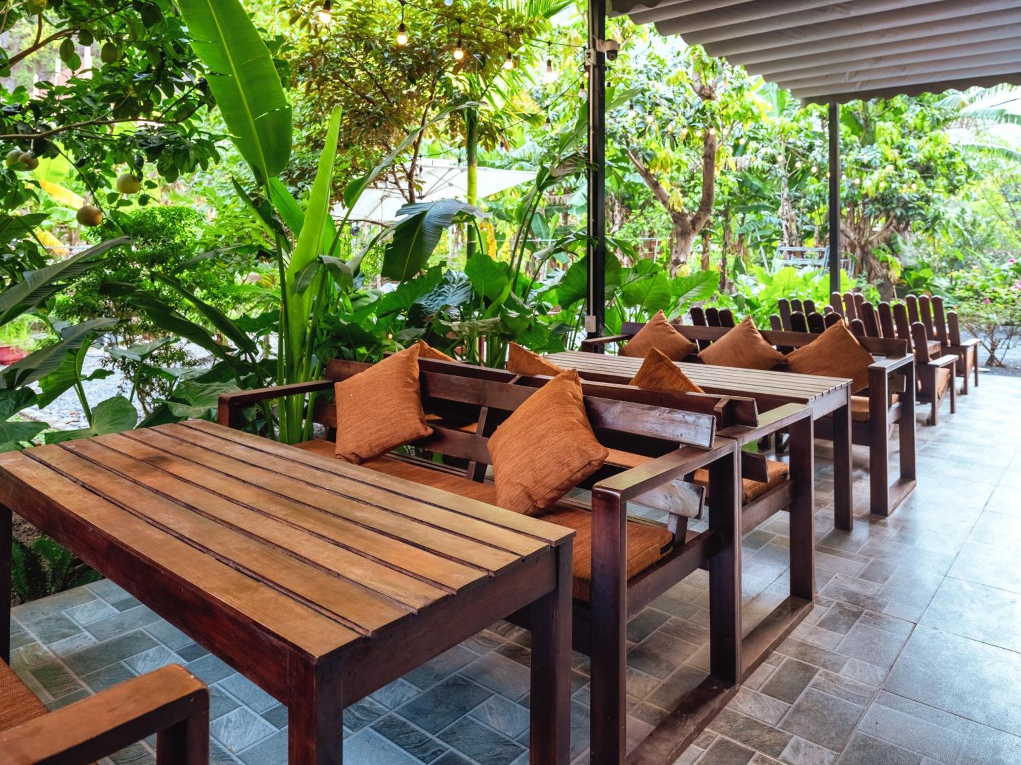 Cozy Beer Garden Homestay ニンビン エクステリア 写真